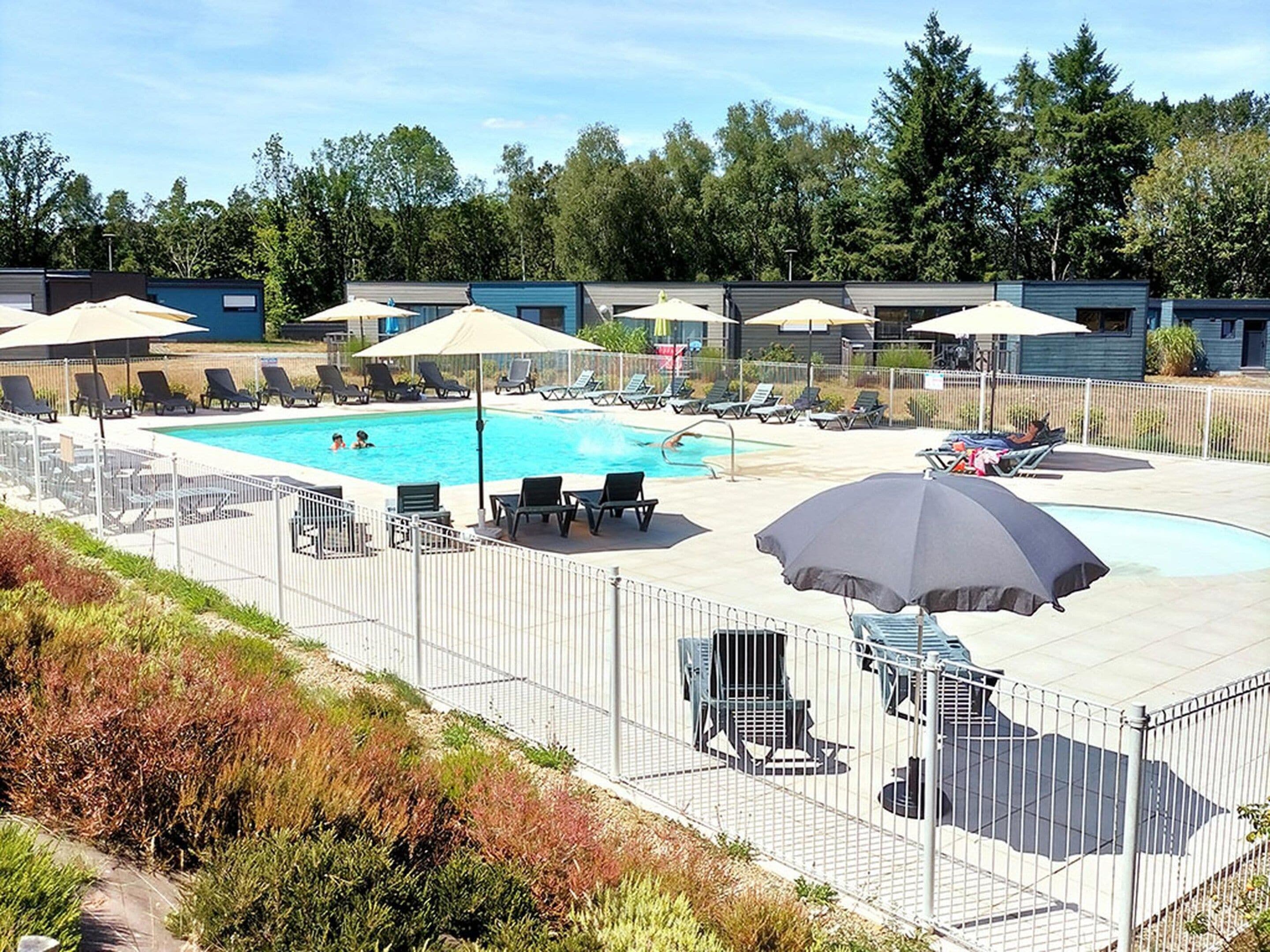 حمام سباحة