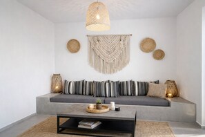 Two Bedroom House Sea view with Outdoor Hot Tub | Khu phòng khách