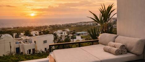 Two Bedroom House Sea view with Outdoor Hot Tub | テラス / パティオ