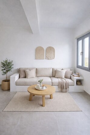 Comfort Apartment, Balcony | Living area - Atlantis Four (Santorini)