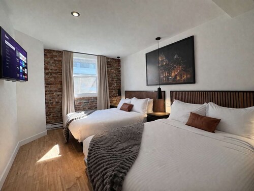 Room with 2 Queen Beds | Downtown Quebec City