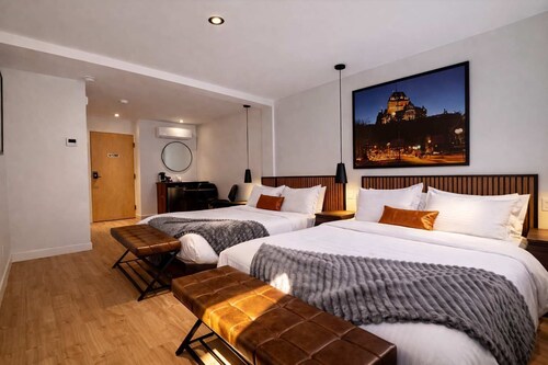 Room  with 2 Queen Beds | Downtown Quebec City