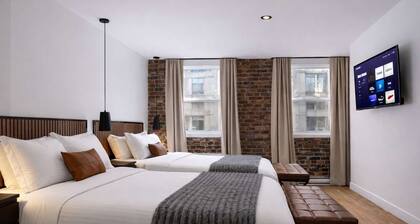 Room with 2 Queen Beds | Downtown Quebec City