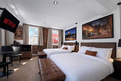 Room with 2 Queen Beds | Downtown Quebec City