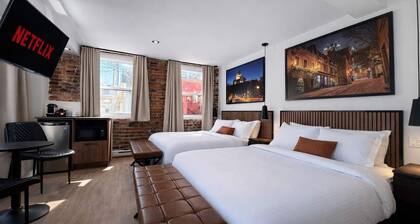 Room with 2 Queen Beds | Downtown Quebec City