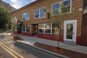 Exterior detail - Room with 1 King Bed | Downtown Quebec City (Québec City)