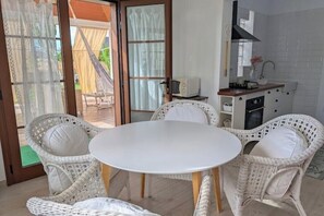 Dining - La Pergola (Guaza)