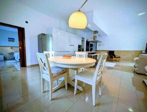 Dining - Casamaria & Pergola - Coziness and style for the whole family (Guaza)