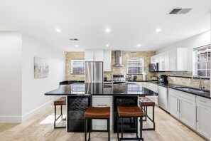 Fridge, microwave, oven, stovetop - Spacious 2BR/2BA in Uptown Dallas | Walk to Dining (Dallas)