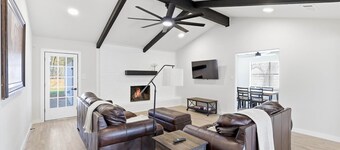 The Highland Haven: 4BR Home near DFW airport