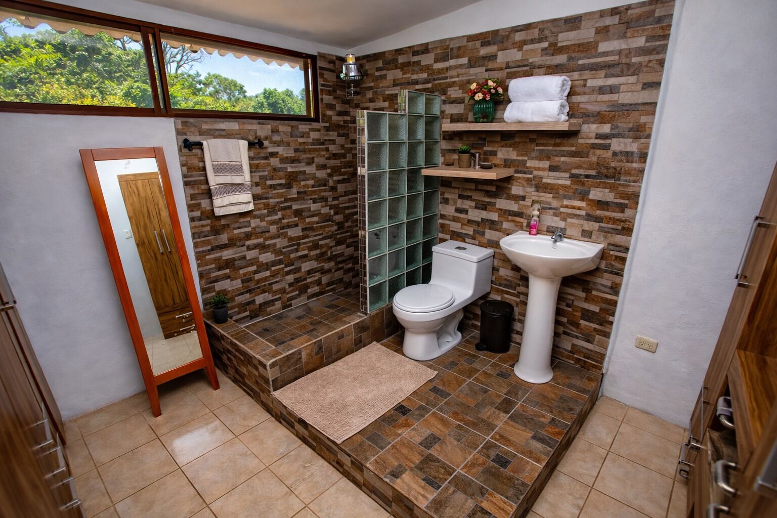 Superior Room, Balcony, Garden View | Bathroom
