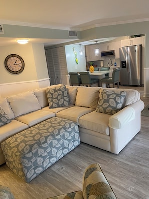 Smart TV - Cozy 2-bedroom condo in Tropic Schooner, Hammock Bay, Naples FL (Naples)