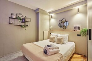 Iron/ironing board, WiFi, bed sheets - Superb apartment Center of Paris (Paris)