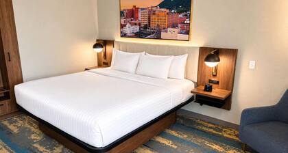La Quinta Inn & Suites By Wyndham Roanoke Hollins/I-81
