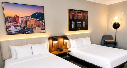 La Quinta Inn & Suites By Wyndham Roanoke Hollins/I-81