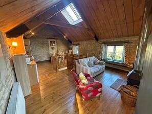 TV, fireplace - Ashley Cottage, near Bath/Bristol - sleeps 4 (Bath)