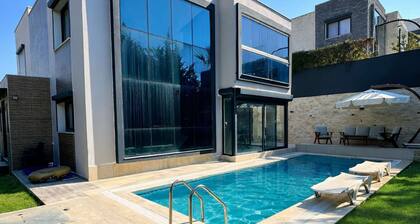 Private Luxury Villa with Pool â VibaVilla Dream