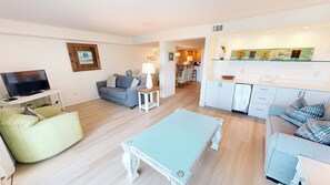 TV - Family Fun Condo Near Private Beach Silver Dunes 48 (Destin)