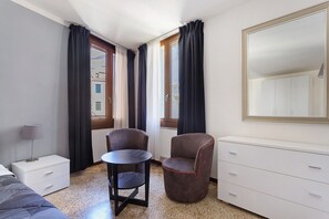 TV - Apartment in Central Venice near Rialto and St. Mark’s – 3 Bedrooms, WiFi, Air Conditioning (Venezia)