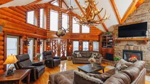 TV, fireplace, ping pong, books - Pickleball Court | Theater | Hot Tub | Sleeps 14 (Stanton)