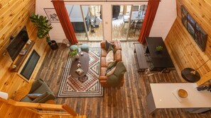 Living area - Elevated Cabin | Sleep 6 | HotTub & Firepit| Games (Lee County)