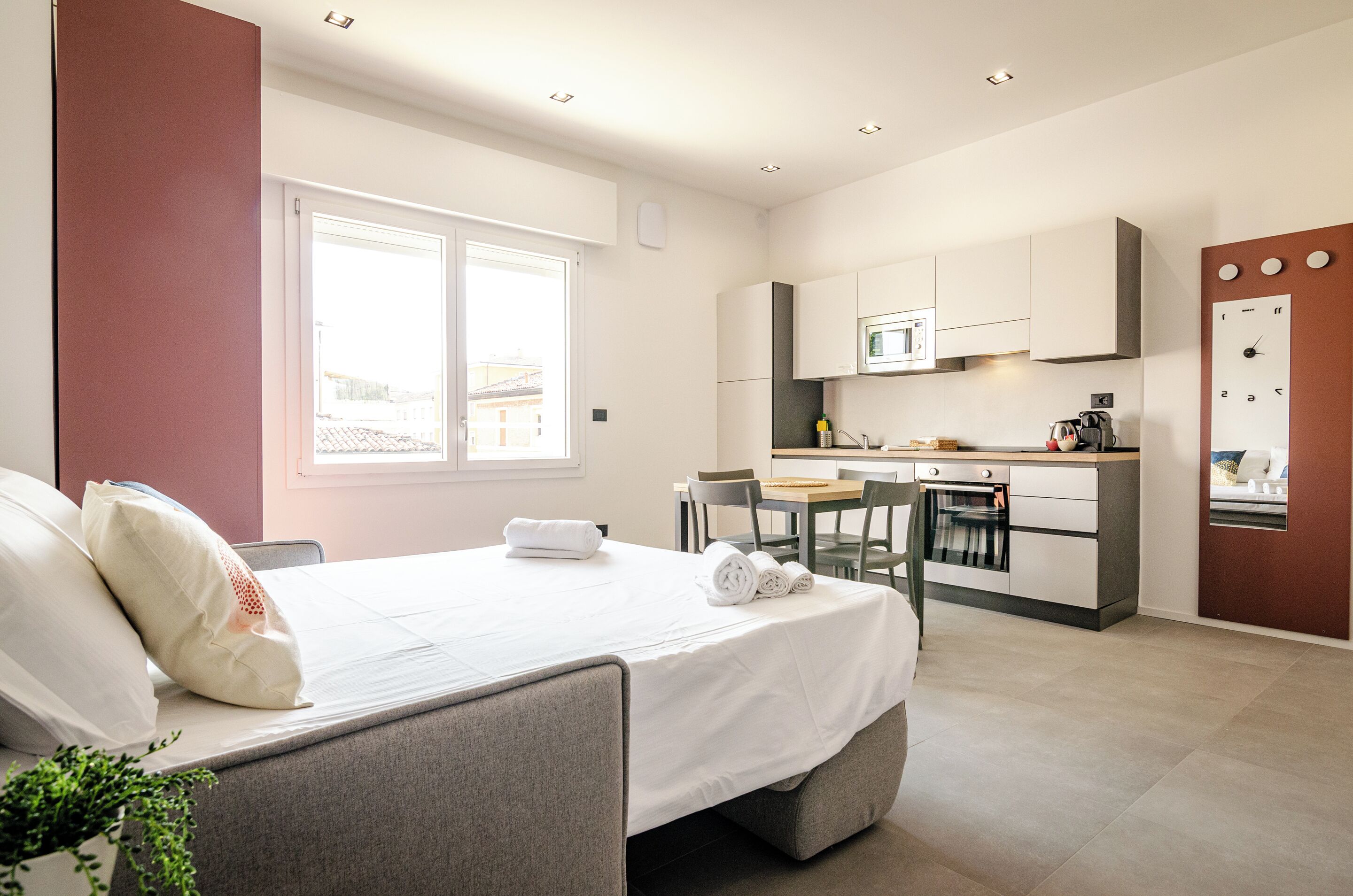 Loft (Emilia Loft 9)