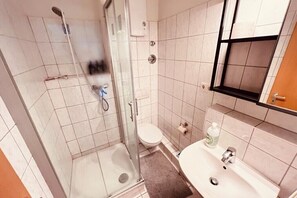 Shower, soap - The Room - Right in the city! (Bochum)