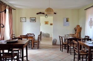 Dining - Room in typical farmhouse, nestled in the green hills of Gubbio (Gubbio)