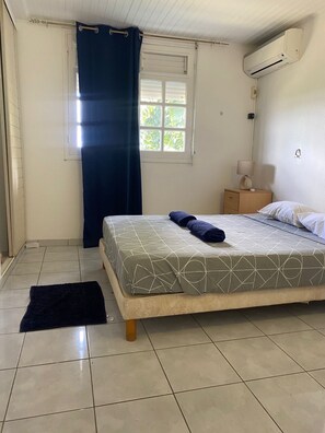 1 bedroom, desk, iron/ironing board, bed sheets - Sea view & private pool - peace and quiet at l'Anse à l'Âne (Les Trois-Îlets)
