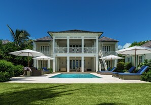 Pool - Sitting Pretty Where Island Charm Meets Easy Luxury (Dunmore Town)