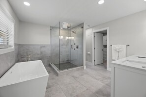 House, Multiple Beds (Barefoot Escape) | Bathroom - Barefoot Escape (Fort Myers Beach)