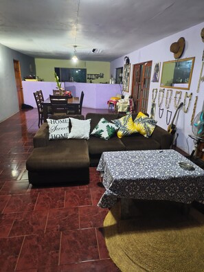 Interior - Hare.maohi (Hanga Roa)