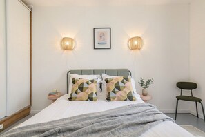 1 chambre, fer et planche à repasser, lit parapluie, Wi-Fi gratuit