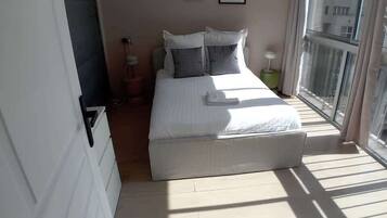 5 slaapkamers, een strijkplank/strijkijzer, gratis wifi, beddengoed
