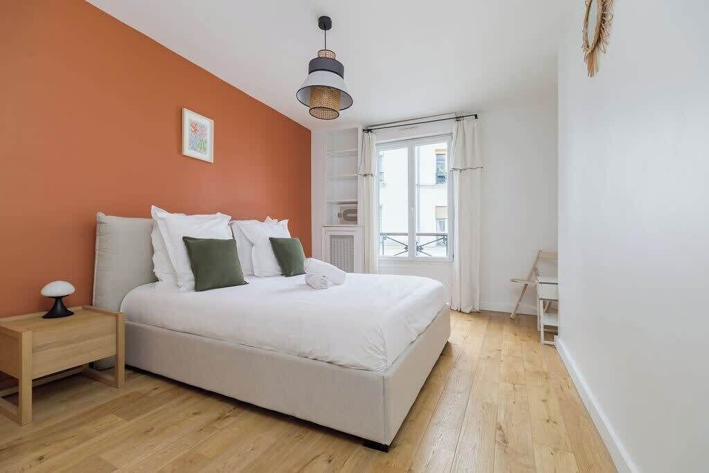 3 Schlafzimmer, Schreibtisch, Bügeleisen/Bügelbrett, Reisekinderbett