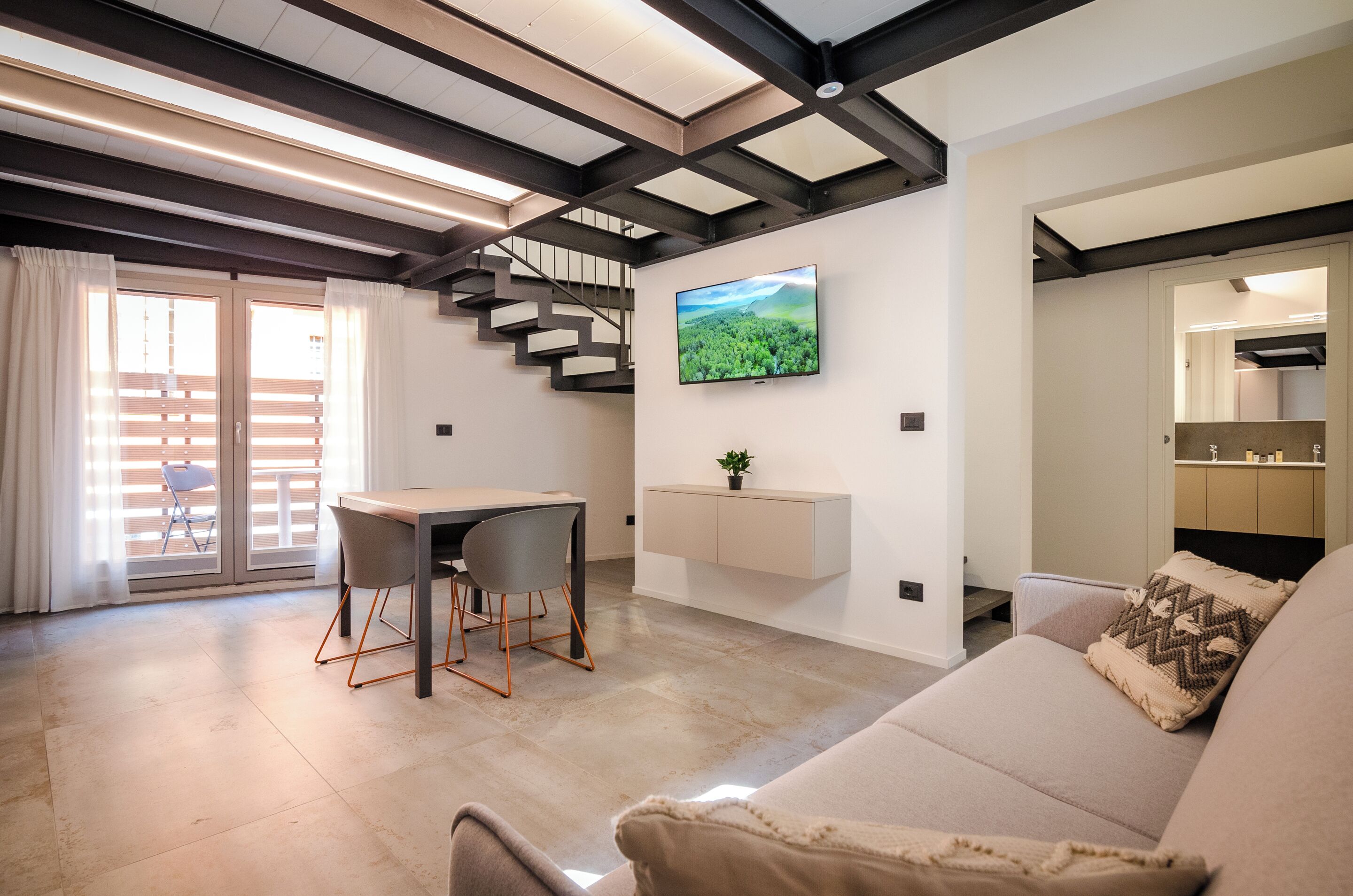 Apartment, Balcony (Albani Loft 6) | Living area