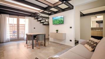 Apartment, Balcony (Albani Loft 6) | Living area