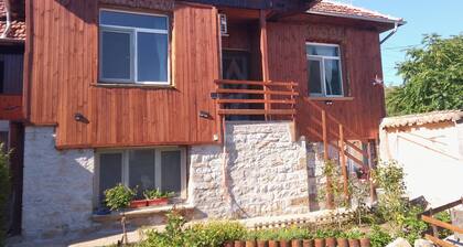 Charming Villa with AC, Barbecue and Pool in peaceful Kramolin