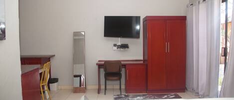 Desk, laptop workspace, iron/ironing board, free WiFi