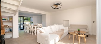 Holiday Home 'Refuge du Sentier Sauvage' with Private Terrace