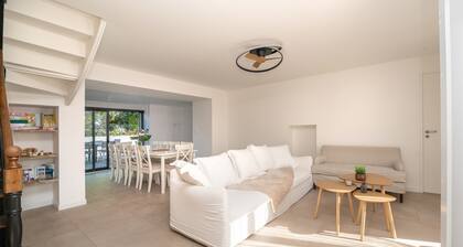 Ferienhaus 'Refuge du Sentier Sauvage' mit privater Terrasse