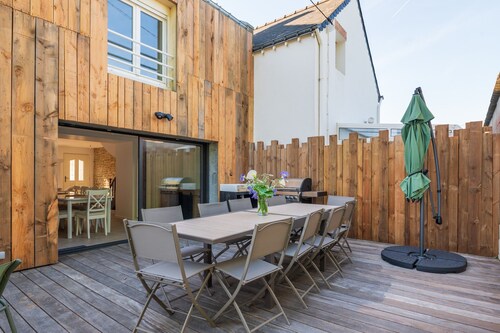 Holiday Home 'Refuge du Sentier Sauvage' with Private Terrace