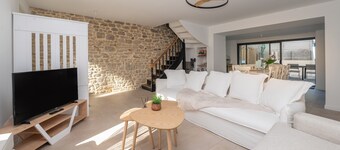 Holiday Home 'Refuge du Sentier Sauvage' with Private Terrace