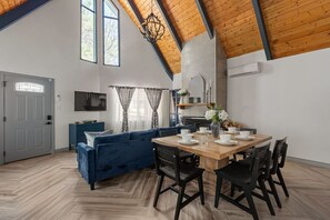 Dining - Cozy Bear Cabin, Near Slopes w/ EV charger, Deck (Big Bear)