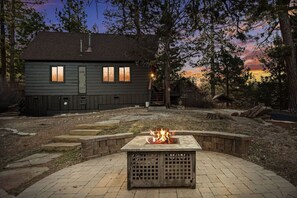 Terrace/patio - The Silver Coyote, w/ Bear Mtn Views & Firepit (Big Bear Lake)