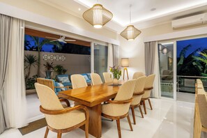 Dining - New Modern Luxury 6Br Villa In Canggu - Rooftop - Ricefields - Large Groups (Tabanan)