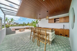 Terrace/patio - Modern Luxury 6Br Villa In Canggu - Rooftop - Ricefields - Large Groups (Tabanan)