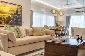 Smart TV - New Modern Luxury 6Br Villa In Canggu - Rooftop - Ricefields - Large Groups (Tabanan)