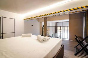 Loft (Saffi Loft 10) | Desk, blackout drapes, iron/ironing board, free WiFi - Saffi Lofts (Bologna)
