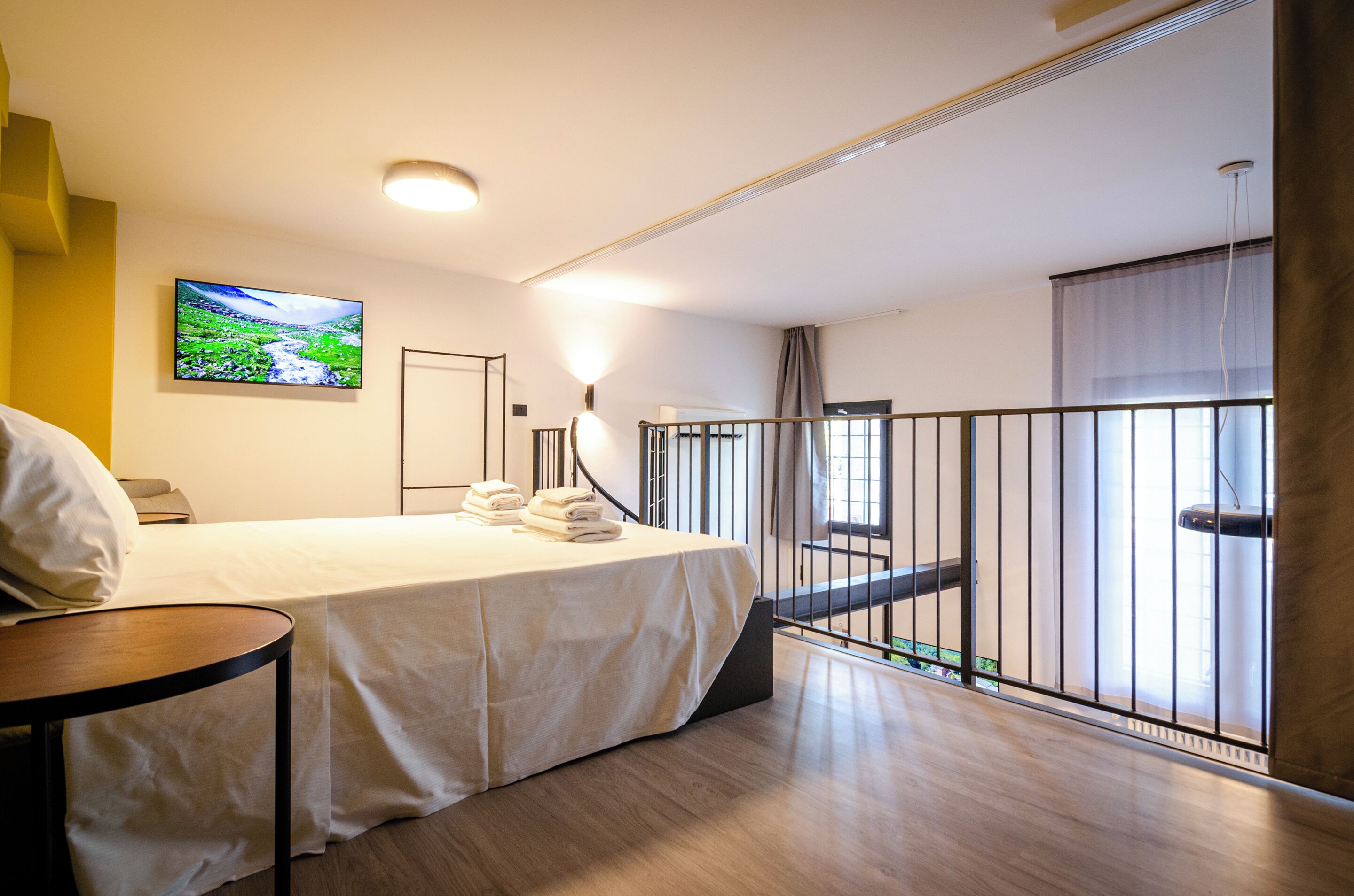 Loft (Saffi Loft 6) | Desk, blackout drapes, iron/ironing board, free WiFi